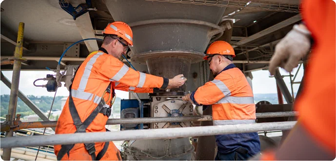 Calix operators working on the LEILAC-1 calciner